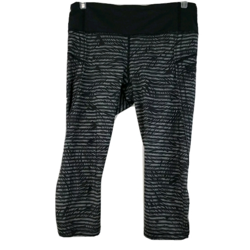 Lululemon real quick crop size 6